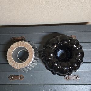 Vintage Krinkle Cake And Bunt Cake Molds Black And Silver Lot